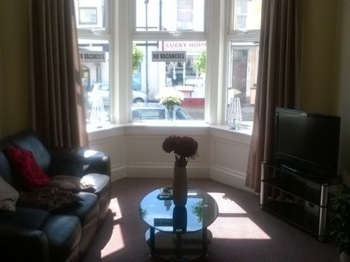Hazelgrove Guest House ブラックプール エクステリア 写真